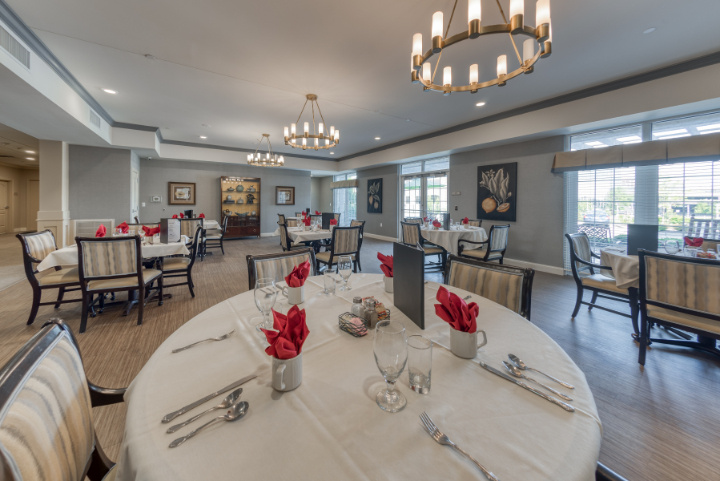 Cedarhurst of Des Peres - Dining Room