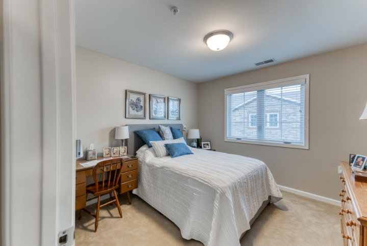 Cedarhurst of Jacksonville - Apartment Bedroom