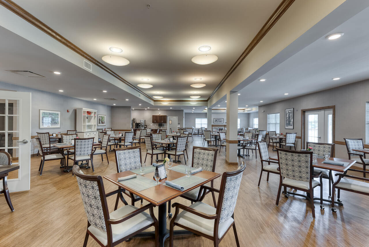 Cedarhurst of Naperville Dining Room