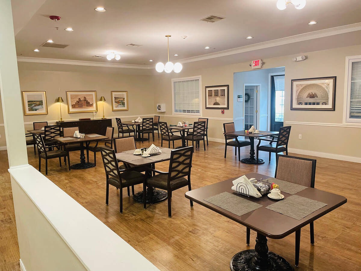 Cedarhurst of Oakwood - Dining Room 