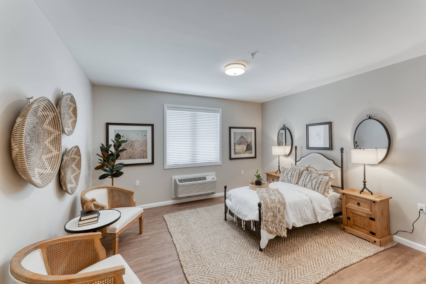 Cedarhurst of Owensboro - Apartment Bedroom