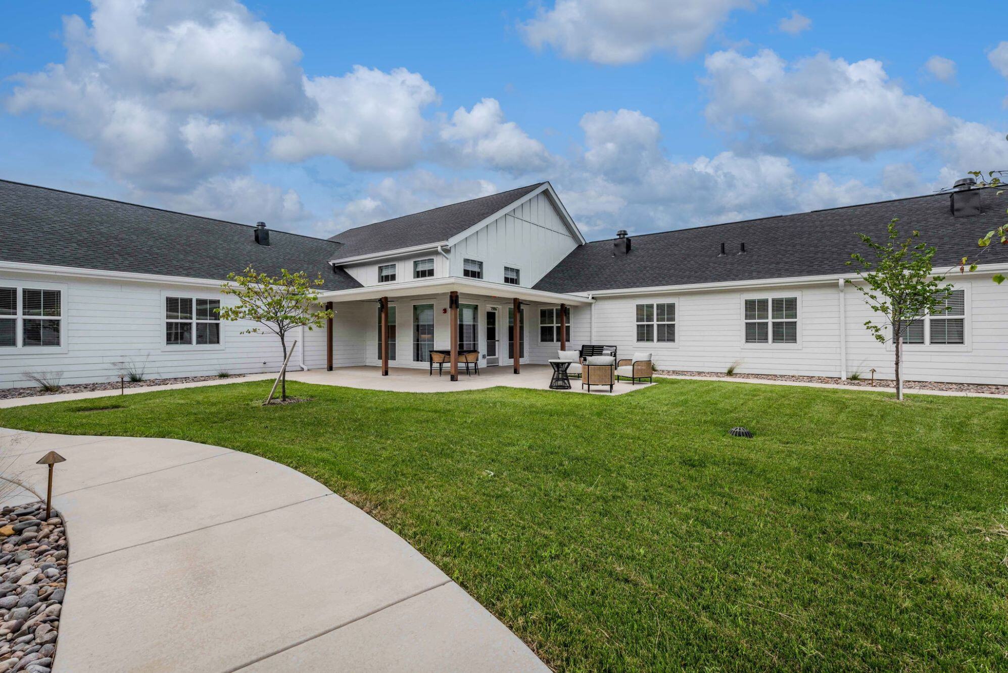 Cedarhurst of Wichita Assisted Living Courtyard