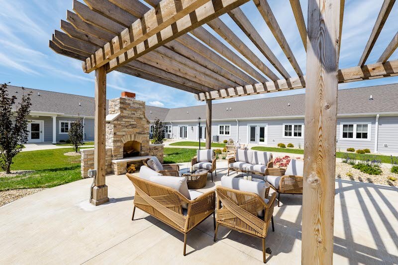 Cedarhurst of Woodstock - Outdoor Space